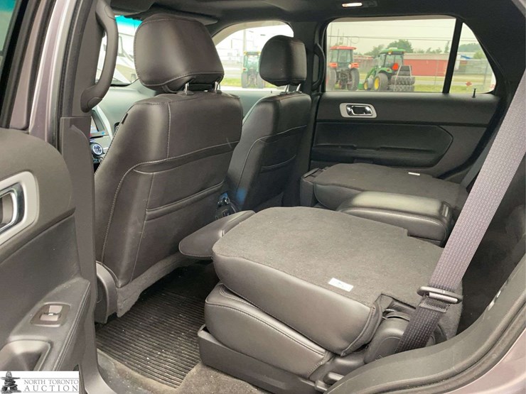 2014-ford-explorer-image-15