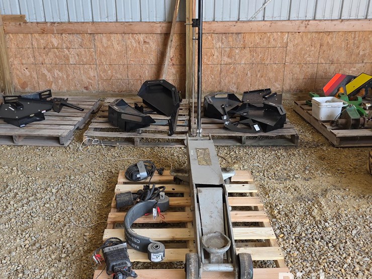 10-ton-floor-jack-&-steinbauer-chips-image-2