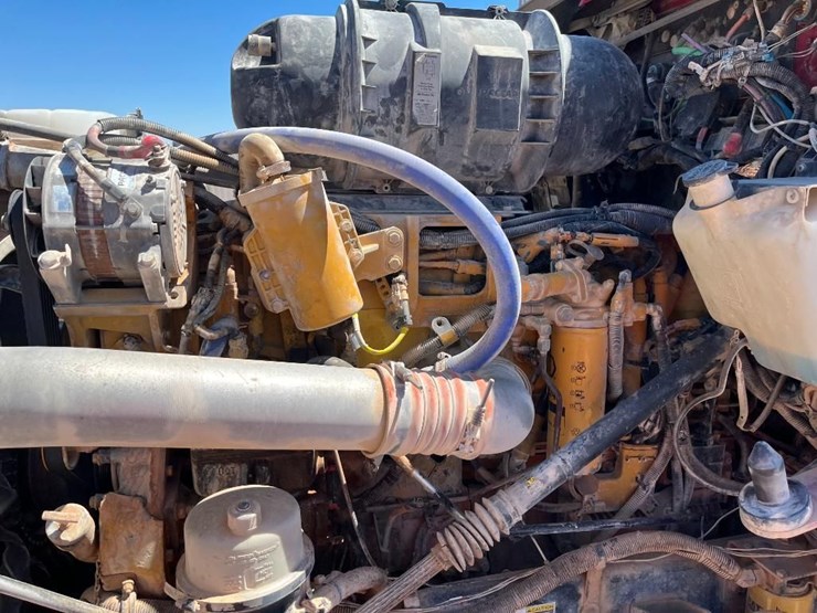 2010-kenworth-t800-image-29