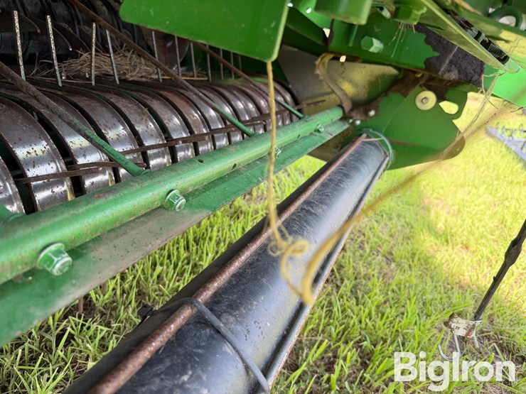 2020-john-deere-560m-image-18