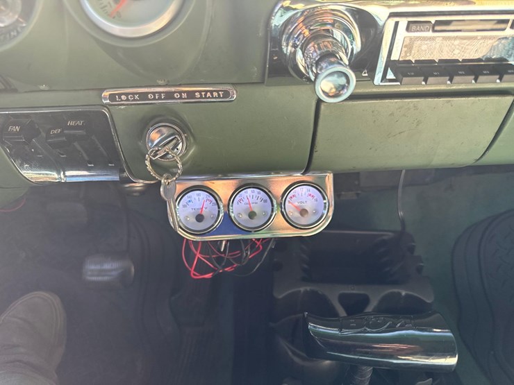 1960-chevrolet-biscayne-sedan-image-23