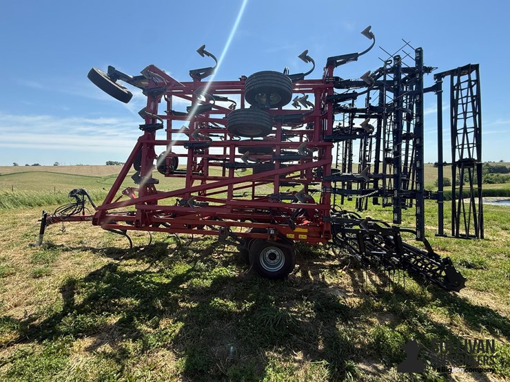 2023-case-ih-255-image-8
