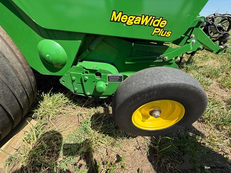 2010-john-deere-568-image-20