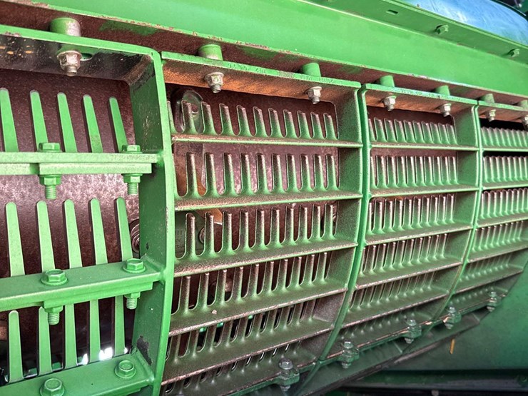 2011-john-deere-9770-sts-image-33