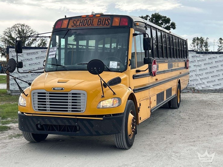 2016-freightliner-b2-image-1