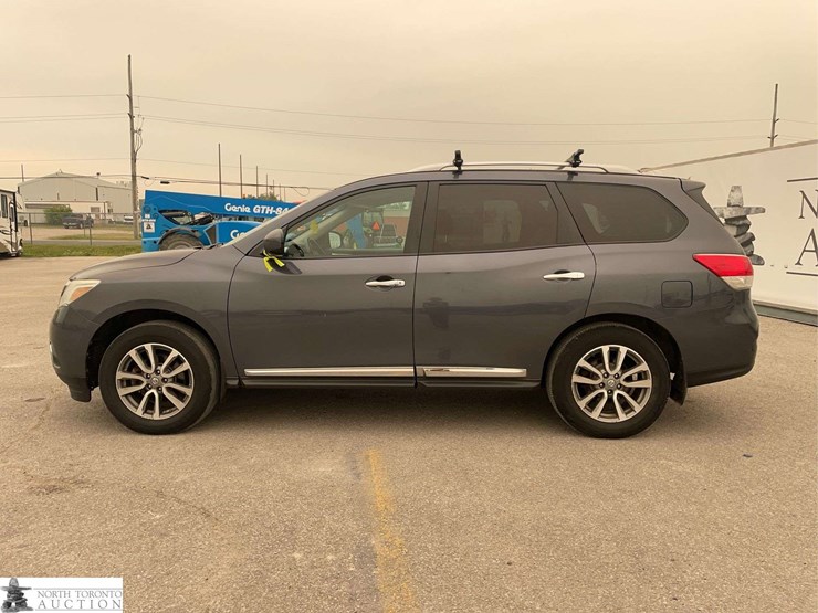 2014-nissan-pathfinder-image-8