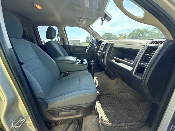 2014-dodge-1500-image-26