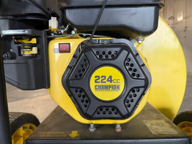 #4059-•-2021-champion-224cc-walk-behind-blower-image-16
