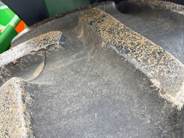 2014-john-deere-8320r-image-54