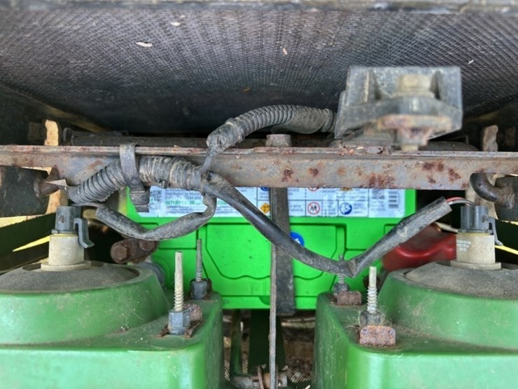 john-deere-4100-image-23