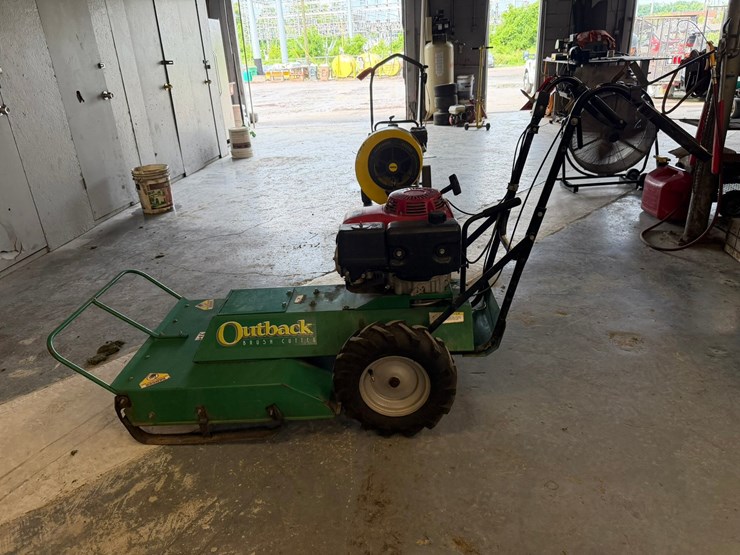 #4060-•-billy-goat-outback-walk-behind-brush-cutter-image-2