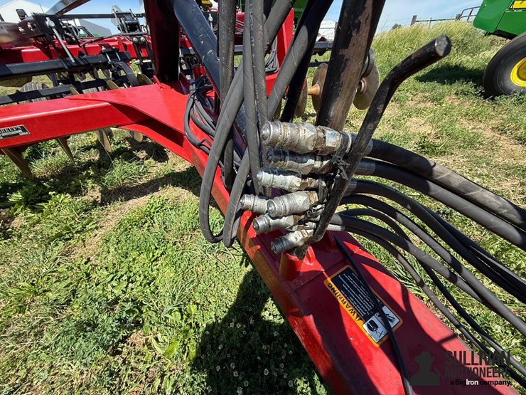 2010-case-ih-conser-till-690-image-11