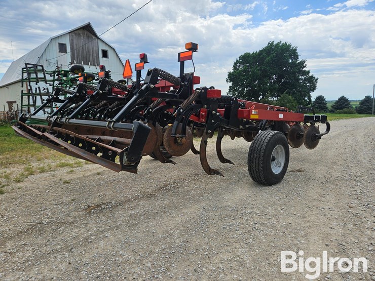 2014-case-ih-870-ecolo-tiger-7-shank-disk-ripper-image-5