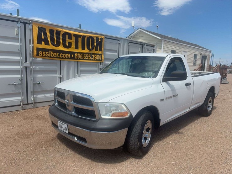 2012-ram-1500-st-image-1