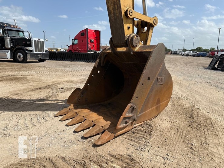 caterpillar-320gc-image-11