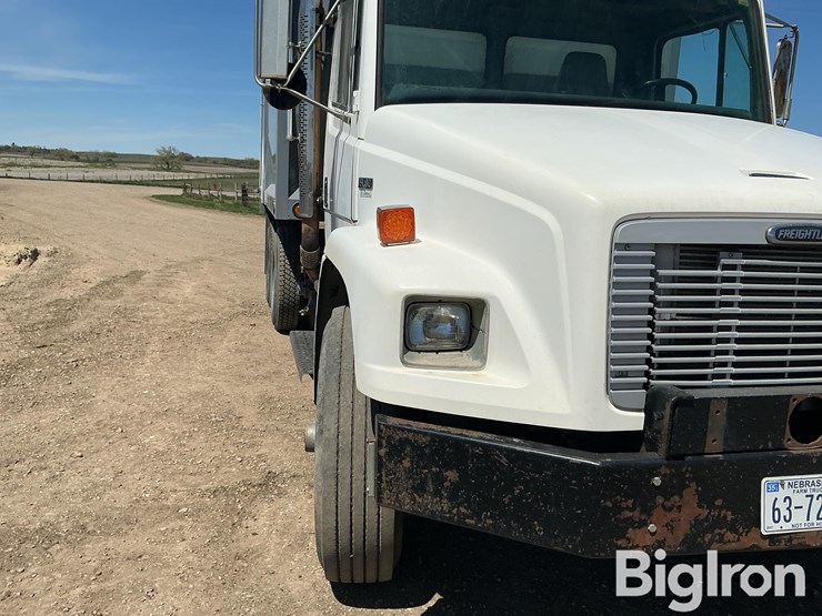 1995-freightliner-fl80-image-11