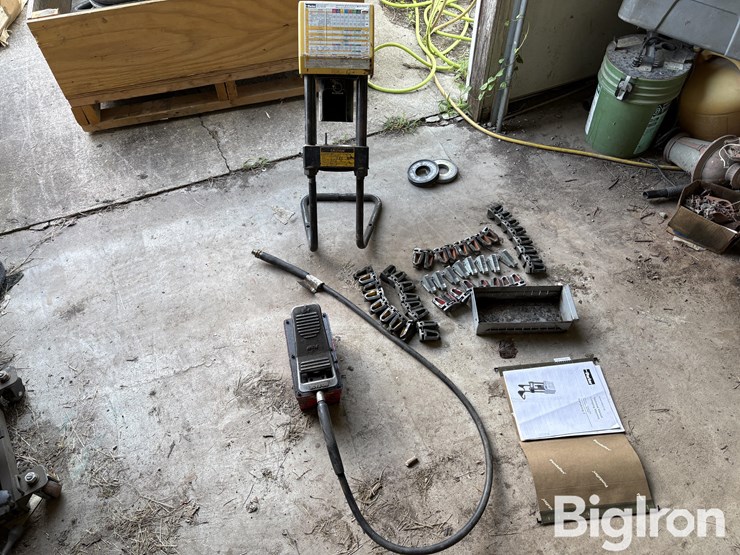 parker-karrykrimp-2-hydraulic-hose-crimper-image-1