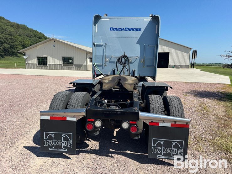 2020-peterbilt-389-image-6