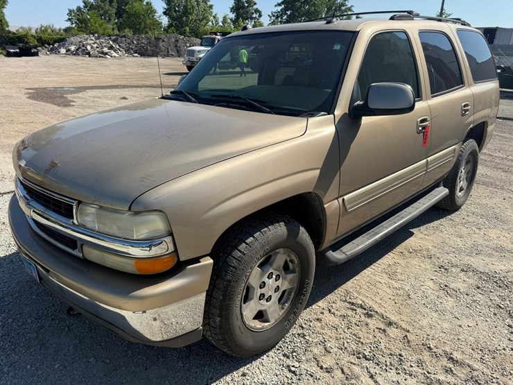 2005-chevrolet-tahoe-image-10