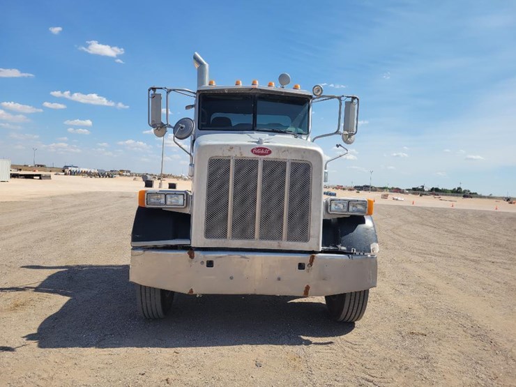 2013-peterbilt-365-image-8