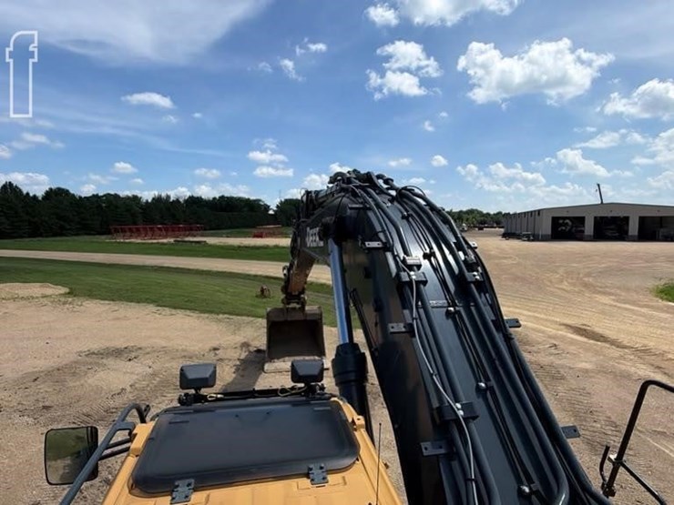 2015-deere-470g-lc-image-27