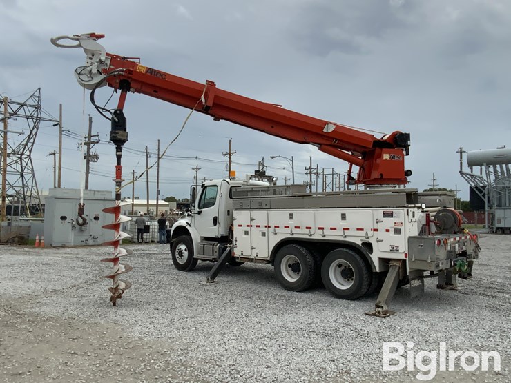 2014-freightliner-m2-106-image-15