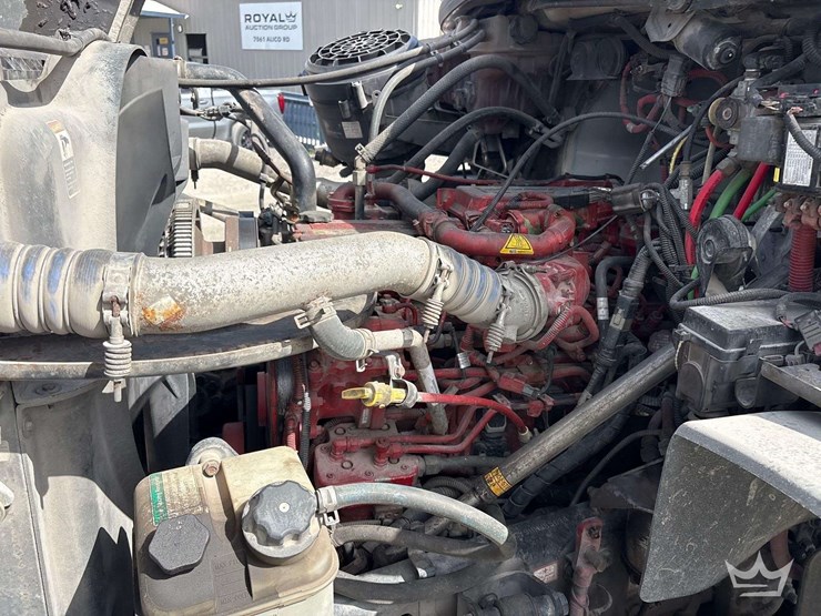2017-freightliner-114sd-image-11
