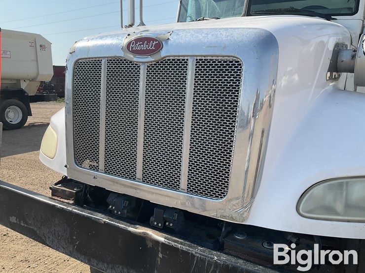 2008-peterbilt-335-image-10