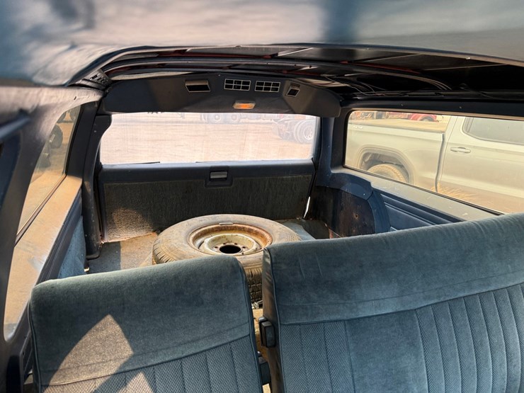 1987-gmc-suburban-image-33