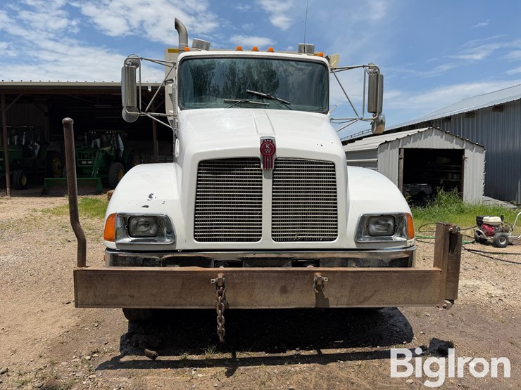 2003-kenworth-t300-image-11