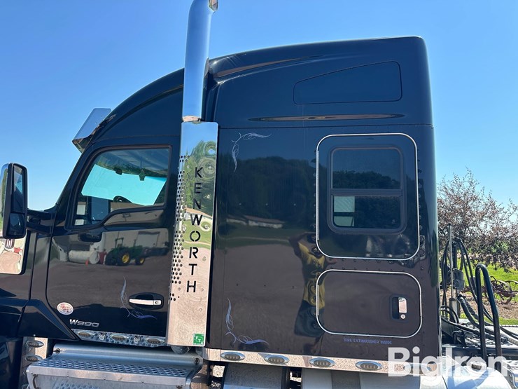 2021-kenworth-w990-image-9