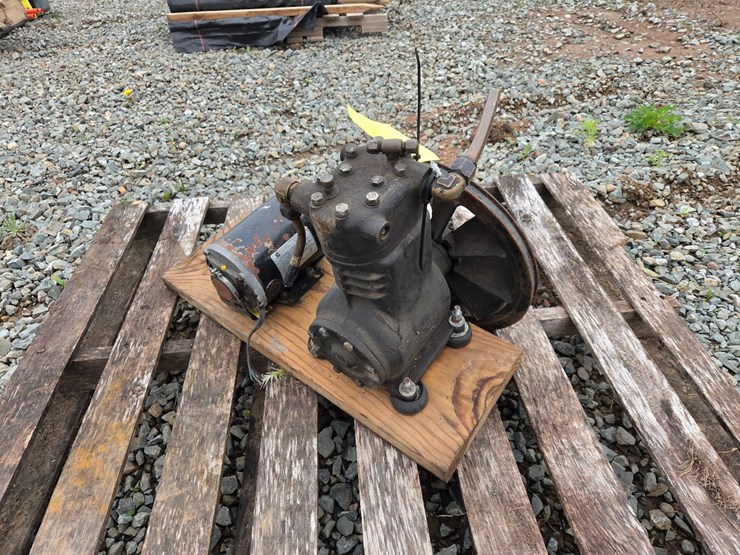 #6104-•-air-compressor-image-3