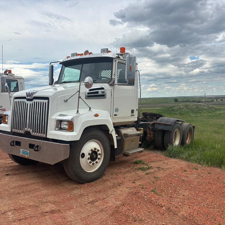 2015 Western Star W4700 Semi