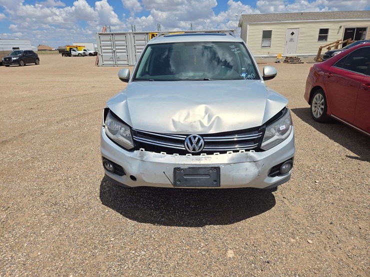 2015-volkswagen-tiguan-se-image-2