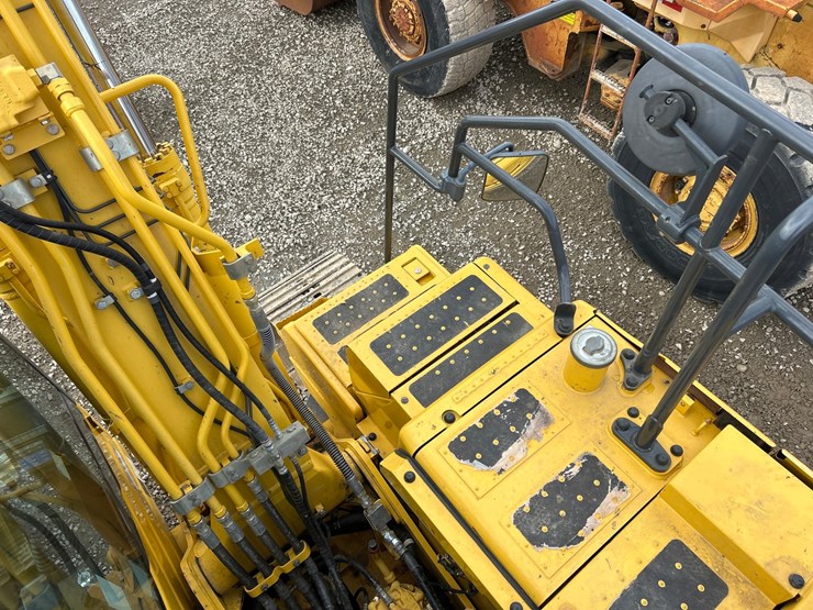 komatsu-pc130-11-image-34