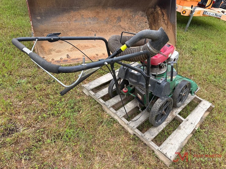 billy-goat-k-series-self-propelled-vacuum-image-2