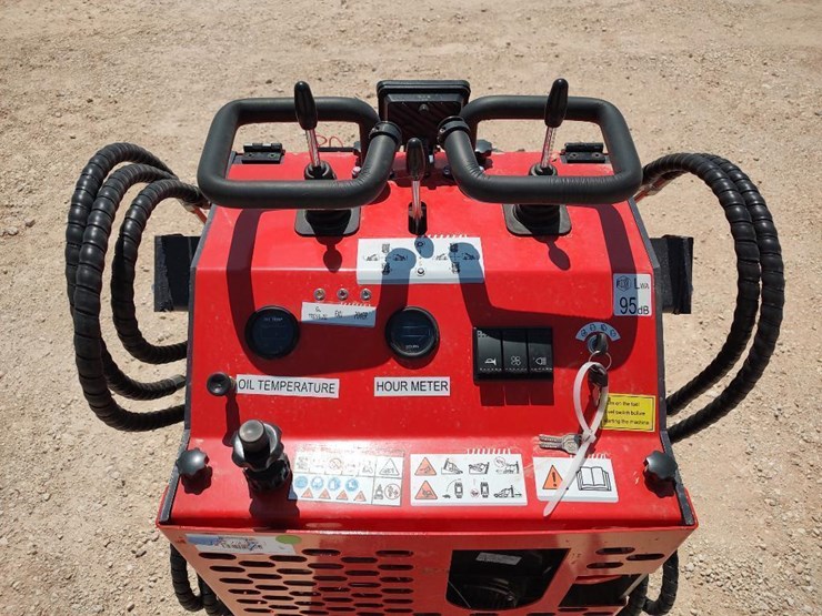 2026-agt-industrial-ysrt14-stand-on-mini-skid-steer-loader-image-19