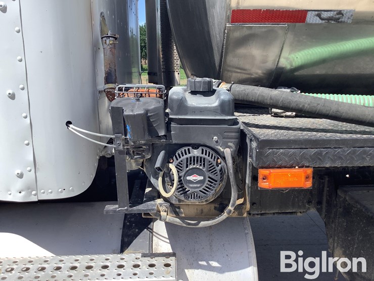 1999-freightliner-flc120-image-10