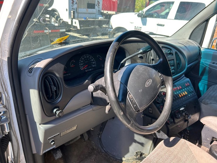 2000-ford-e350-image-68