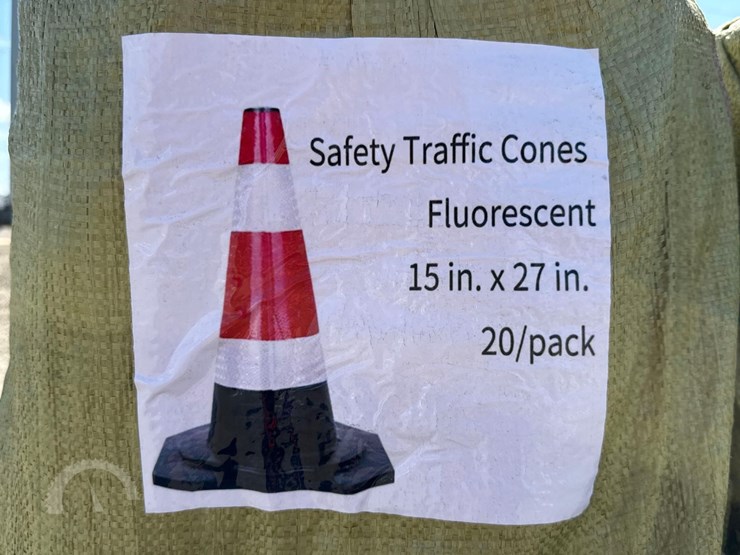 qty-(60)-safety-traffic-cones-image-3