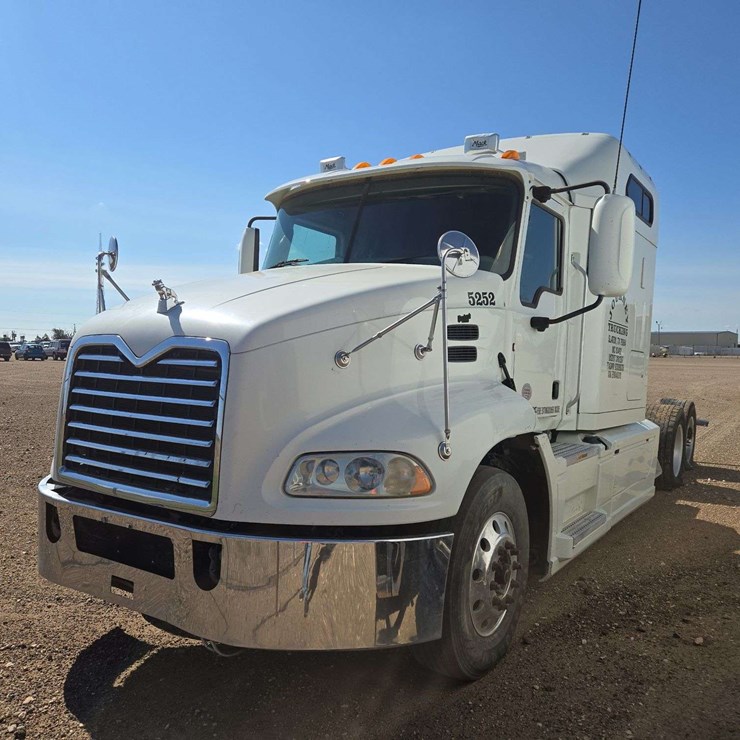 2014 Mack CXU613 600 Tandem Axle Dual Cab-Behind-Engine Truck Tractor