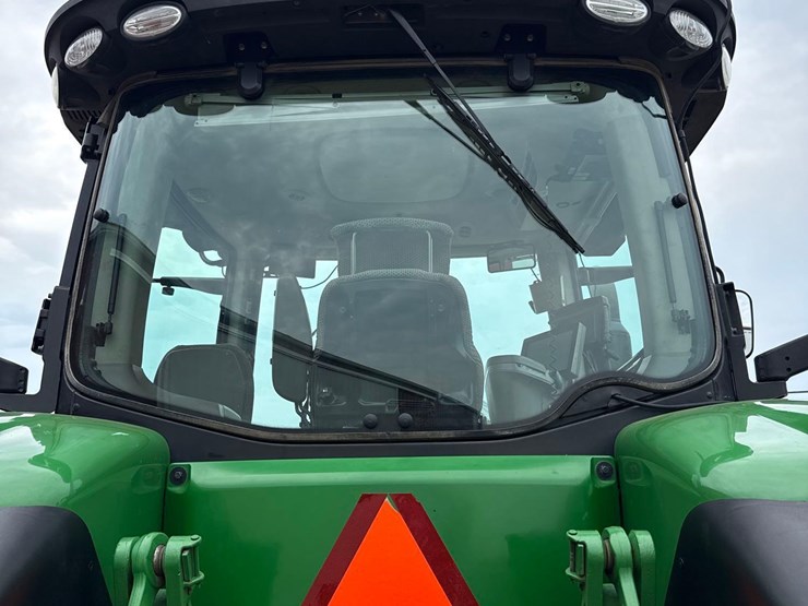 2014-john-deere-8320r-image-52