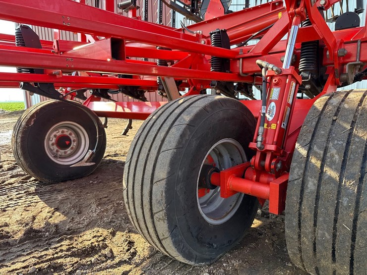 2013-kuhn-krause-5635-46ft-field-cultivator-image-59