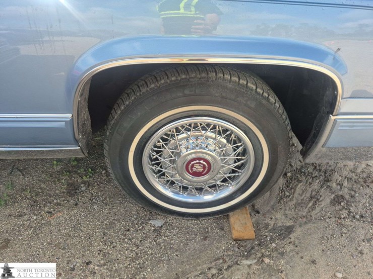 non-operable-1991-cadillac-brougham-image-17