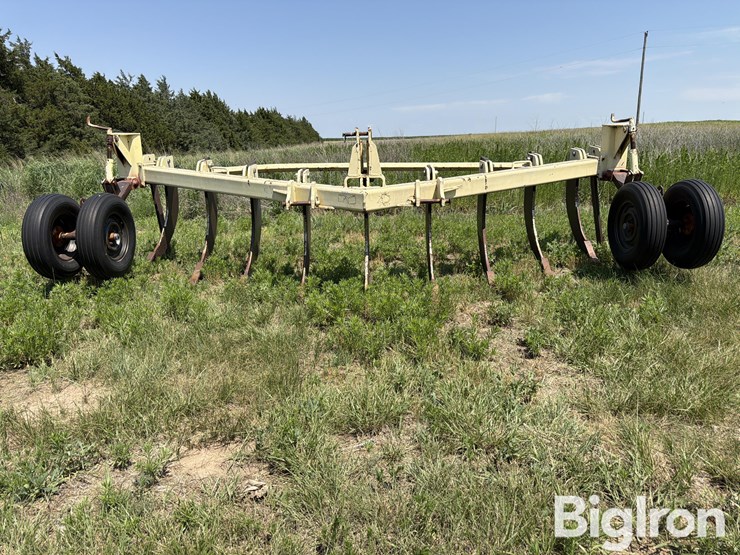 9-shank-3-pt-v-ripper-image-2
