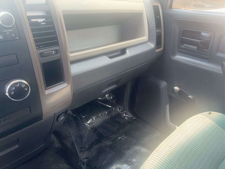 2012-ram-1500-st-image-25