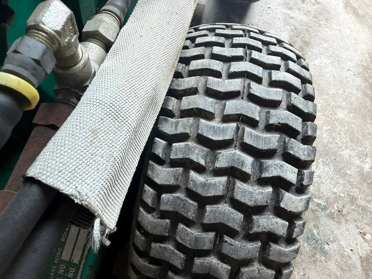 #4058-•-lesco-renovator-20-walk-behind-slit-seeder-image-32