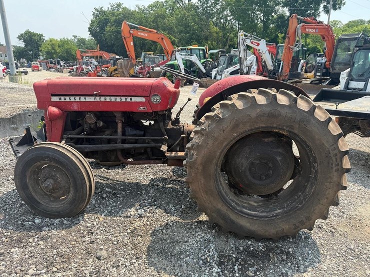 massey-ferguson-135-image-1
