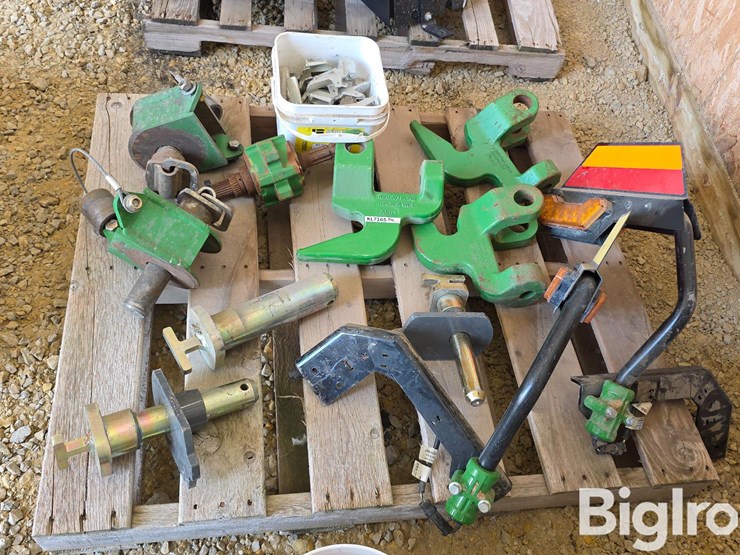 john-deere-hitch-parts,-pins,-&-safety-lights-image-6