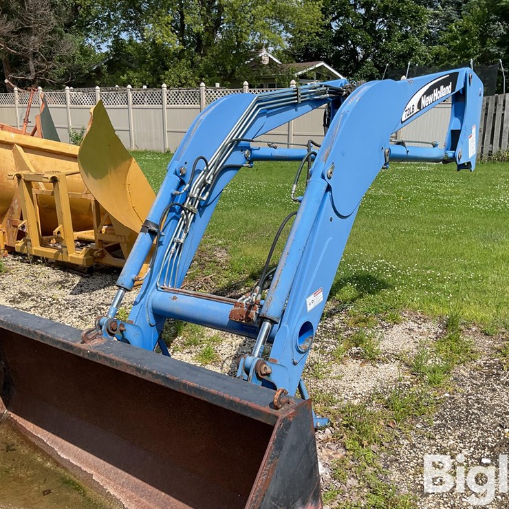 2004 NEW HOLLAND 72